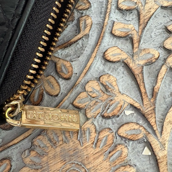 St. John Black Leather Quilted Wallet NWOT - Picture 6 of 7